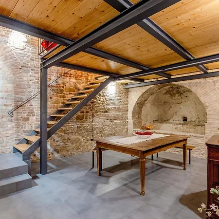 Apartment Italian Experience-la Casa Sui Tetti 6 *